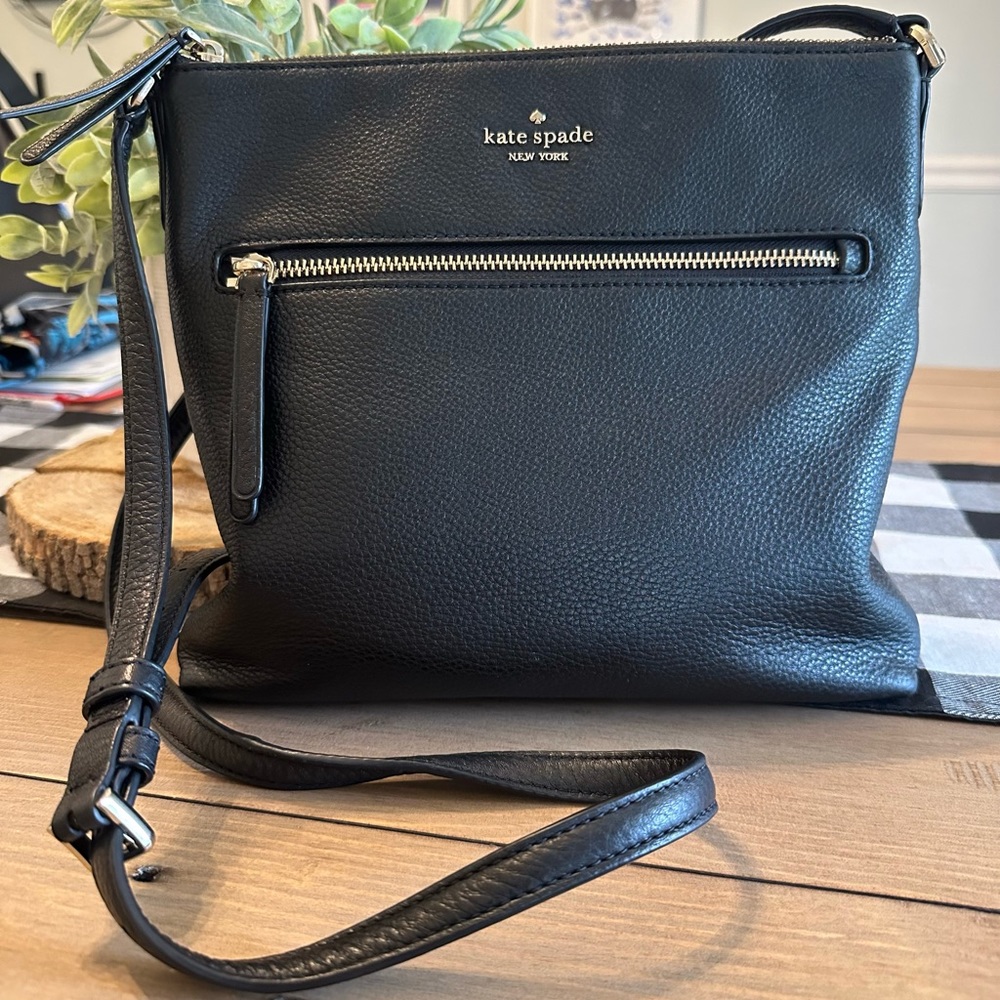 Kate Spade crossbody in black pebble leather